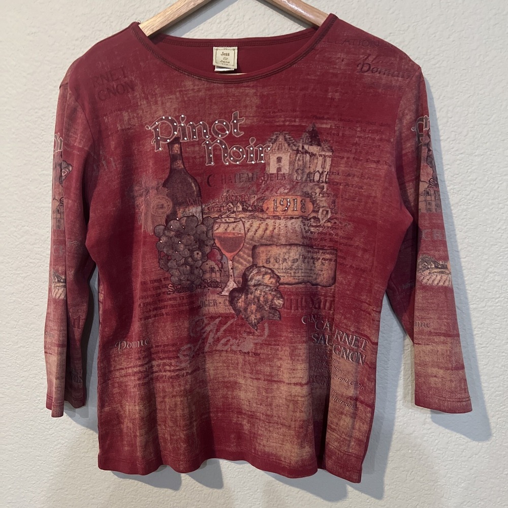 Jess & Jane Top Shirt Womens MAROON Art Pinot Noir Wine Basic MEDIUM USA-FLAWS